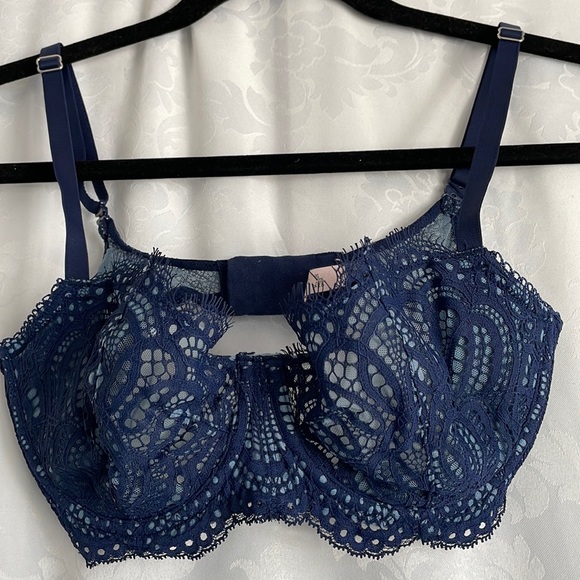 Victoria’s Secret blue on blue underwire no padding Sz 32 B - Picture 1 of 6